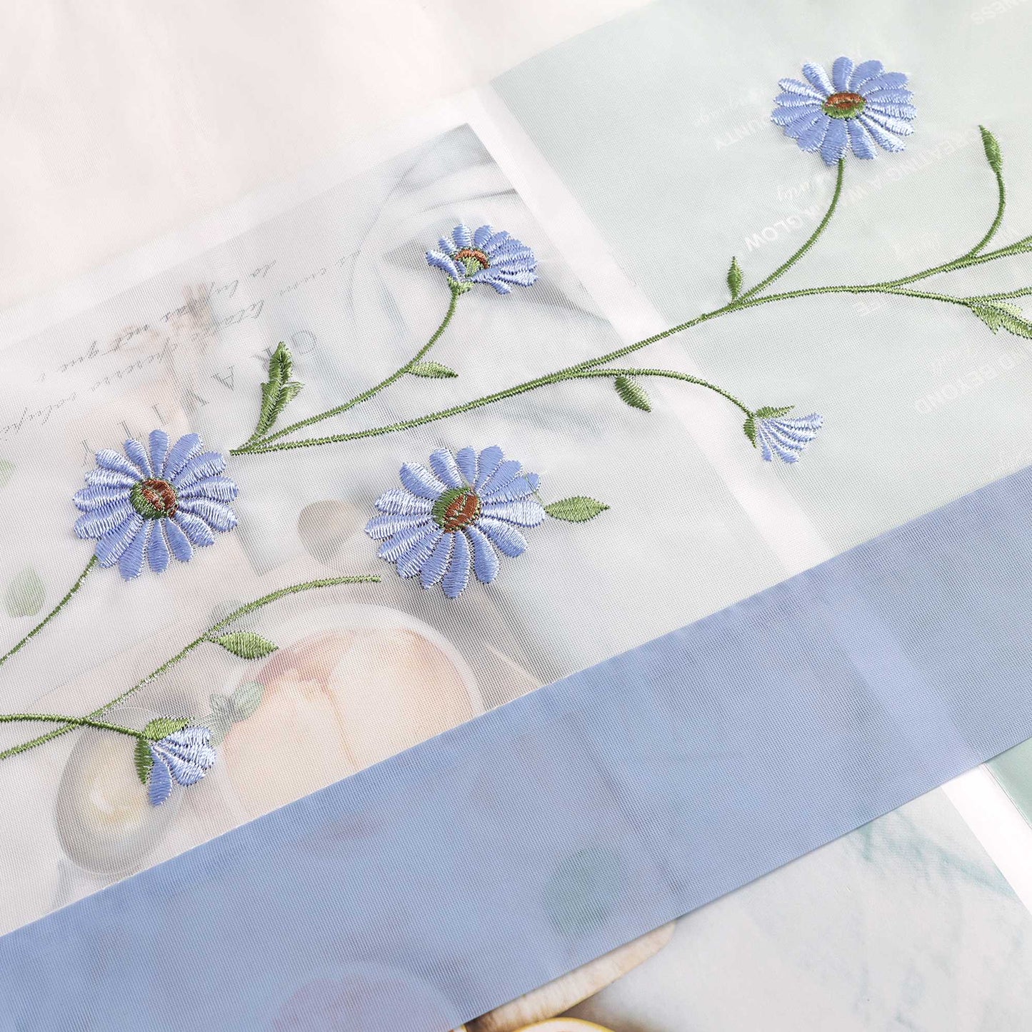 Scheibengardinen Bistrogardine Schlaufen Küche Gardinen Landhausstil Transparent Kurzstores mit kleiner Gänseblümchen-Stickerei - Joyswahl