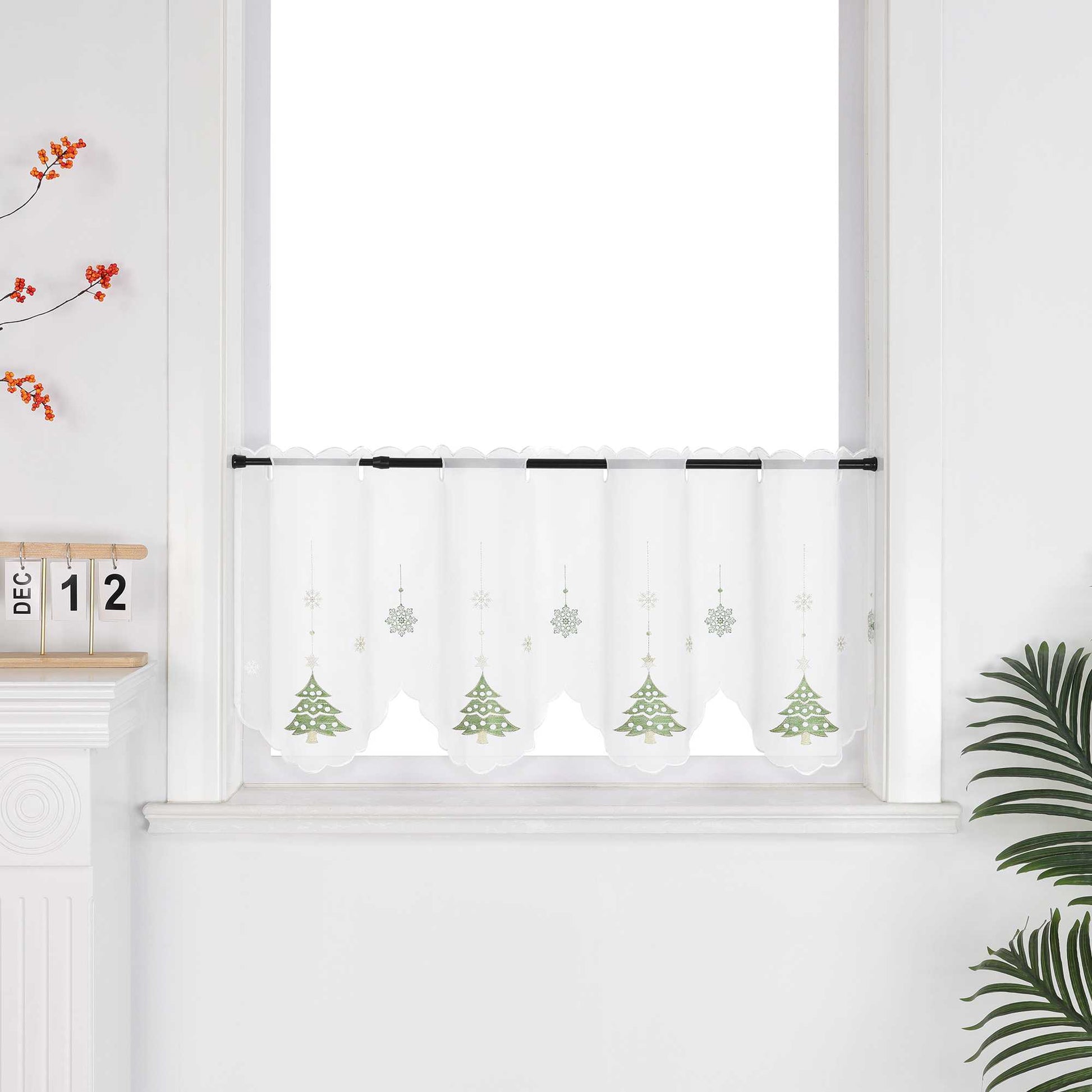 Scheibengardine mit Tannenbaum & Schneeflocken weihnachten kurz Gardine - Joyswahl