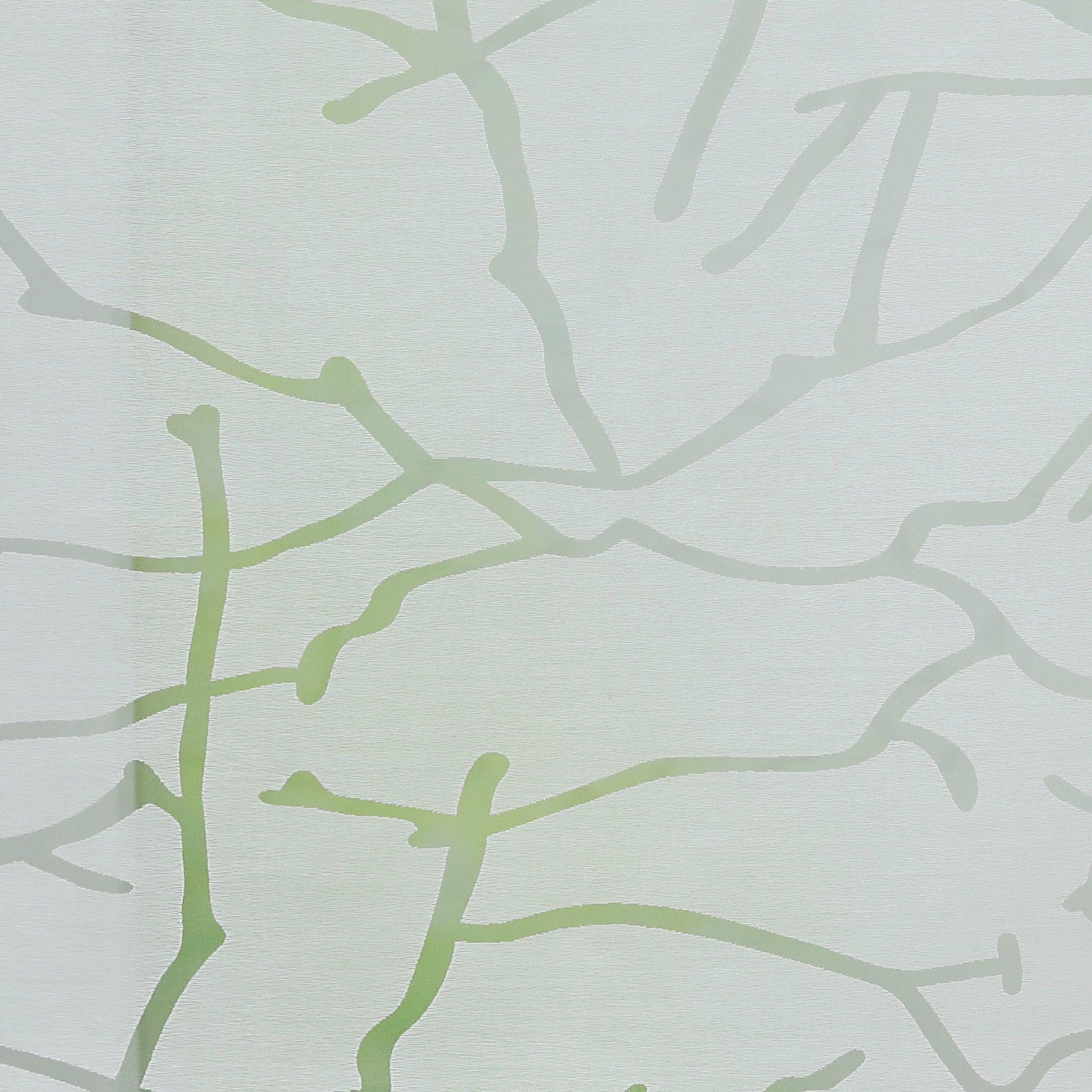 Der Hauptkörper ist weiß mit einem aufgedruckten Detailbild eines Raffrollos, das gut lichtdurchlässig ist und ein vollständig transparentes, knisterndes Strukturmuster aufweist, das die darunter liegende Tischdecke nur vage erkennen lässt.